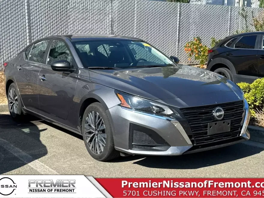 2024 Nissan Altima 2.5 SV photo 1