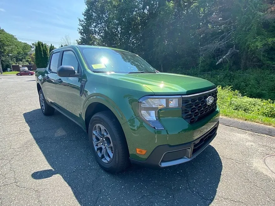2025 Ford Maverick XLT photo 1