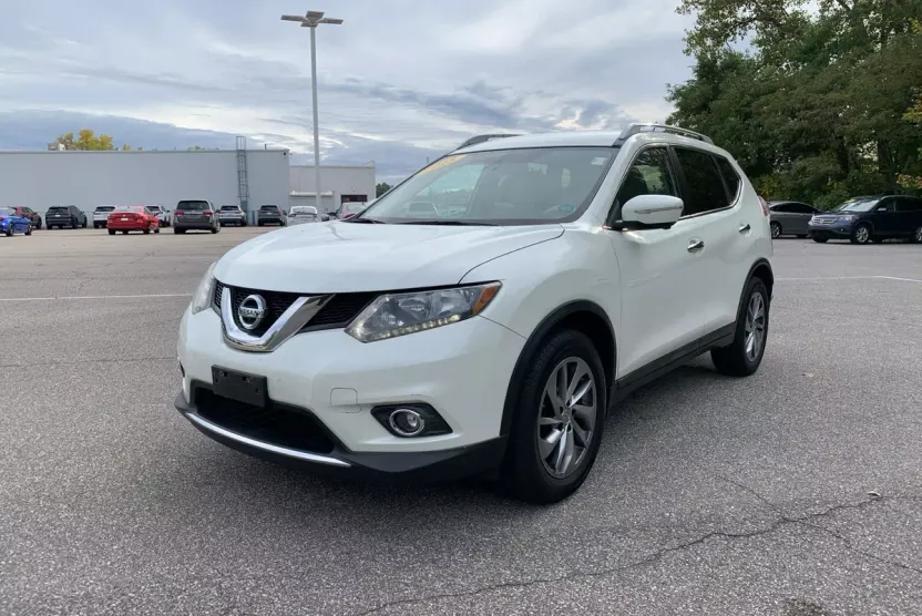 2015 Nissan Rogue SL photo 1