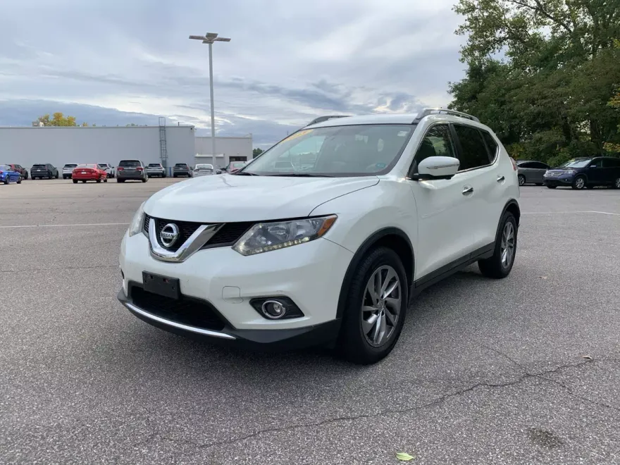 2015 Nissan Rogue SL photo 1