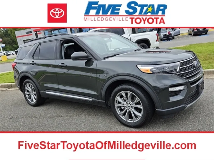 2022 Ford Explorer XLT photo 1