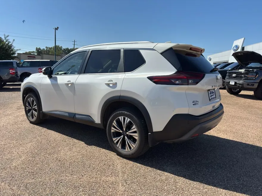 2023 Nissan Rogue SV photo 1