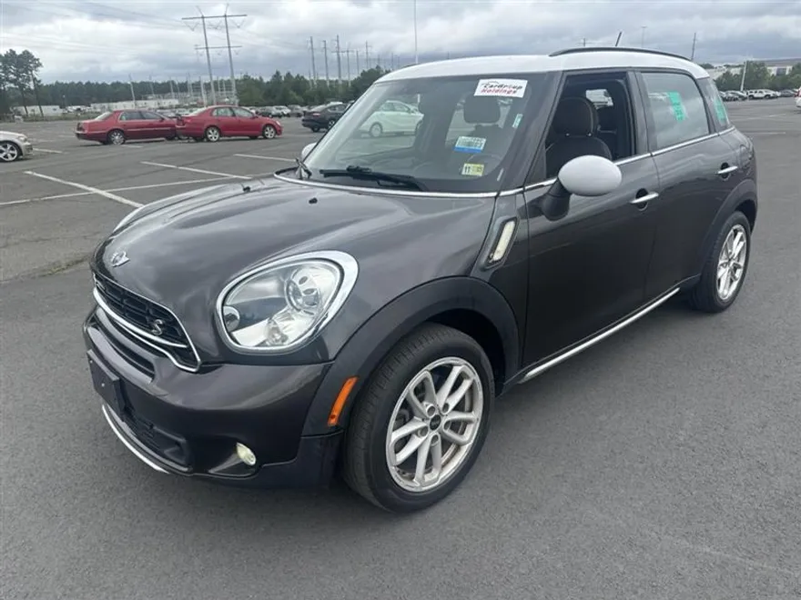 2015 Mini Countryman S ALL4 photo 1