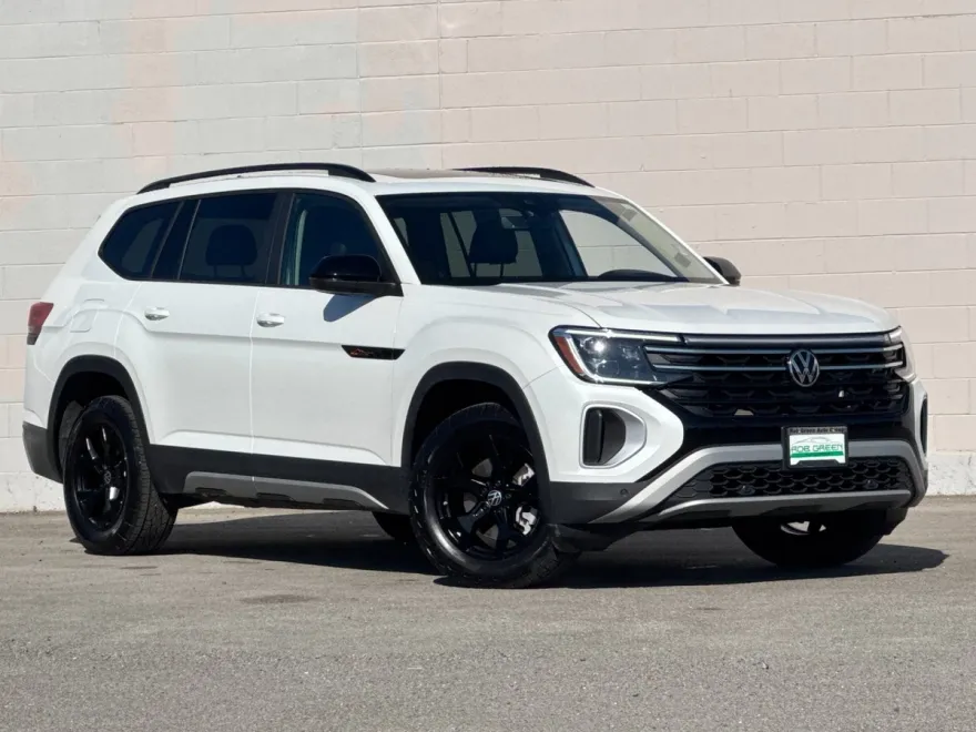 2024 Volkswagen Atlas Peak Edition SEL photo 1
