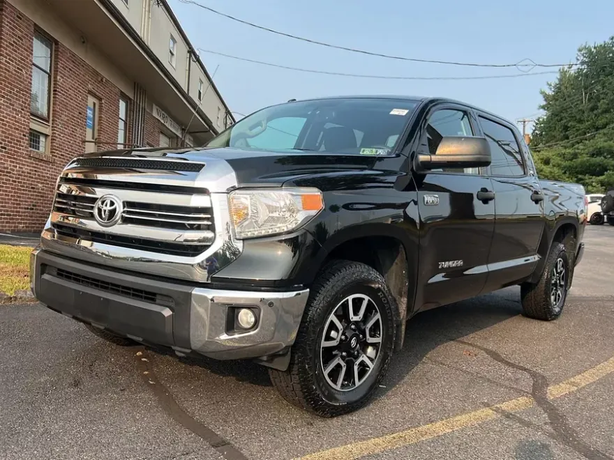 2017 Toyota Tundra SR5 TRD Pro photo 1