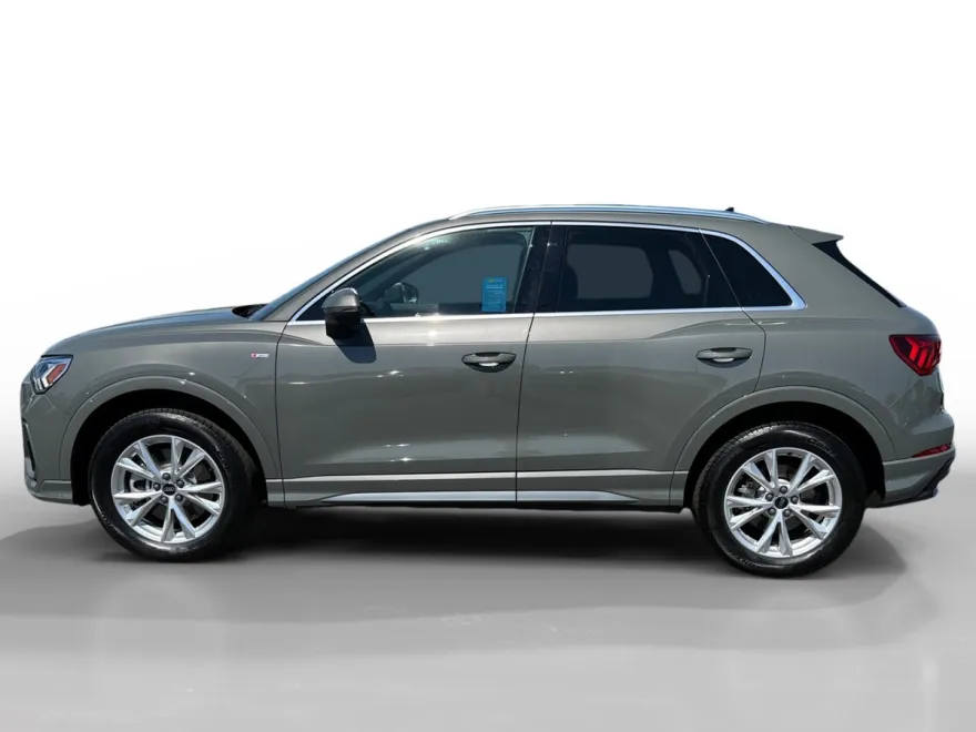 2022 Audi Q3 Premium Plus S line photo 2