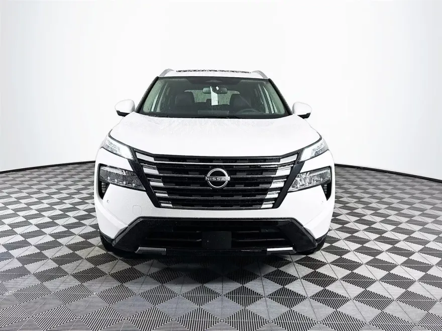 2025 Nissan Rogue Platinum photo 2