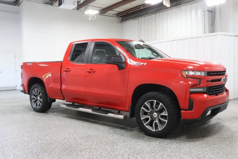 2020 Chevrolet Silverado RST photo 1