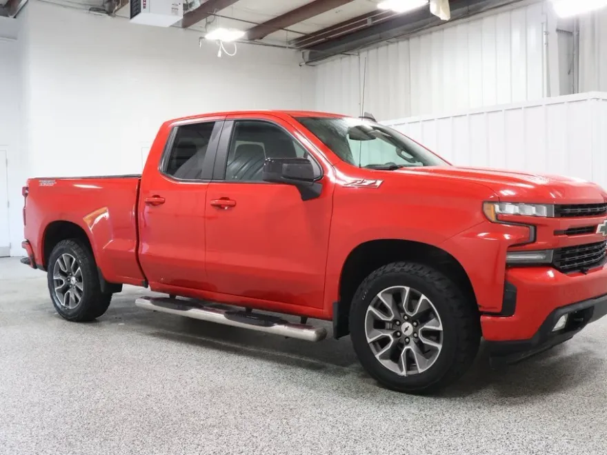 2020 Chevrolet Silverado RST photo 1