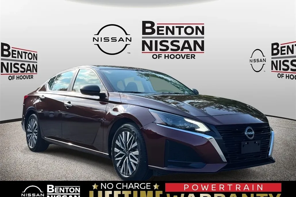 2024 Nissan Altima 2.5 SV photo 1
