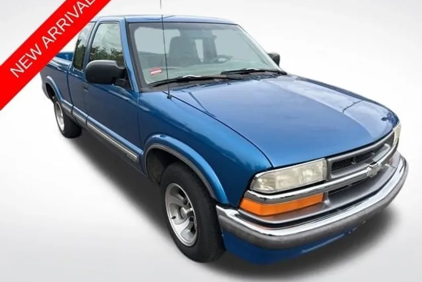 2001 Chevrolet S-10 Pickup photo 1