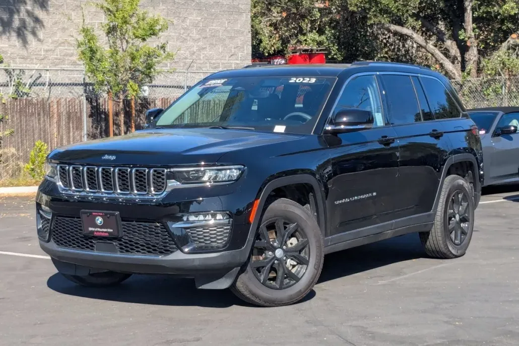 2023 Jeep Grand Cherokee Limited photo 1