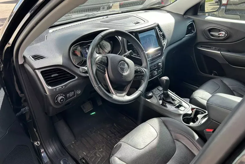 2019 Jeep Cherokee Limited photo 1