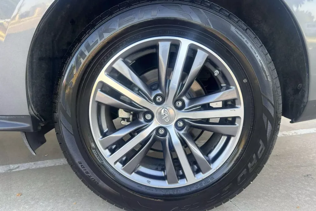 2017 Infiniti QX60 3.5 photo 1