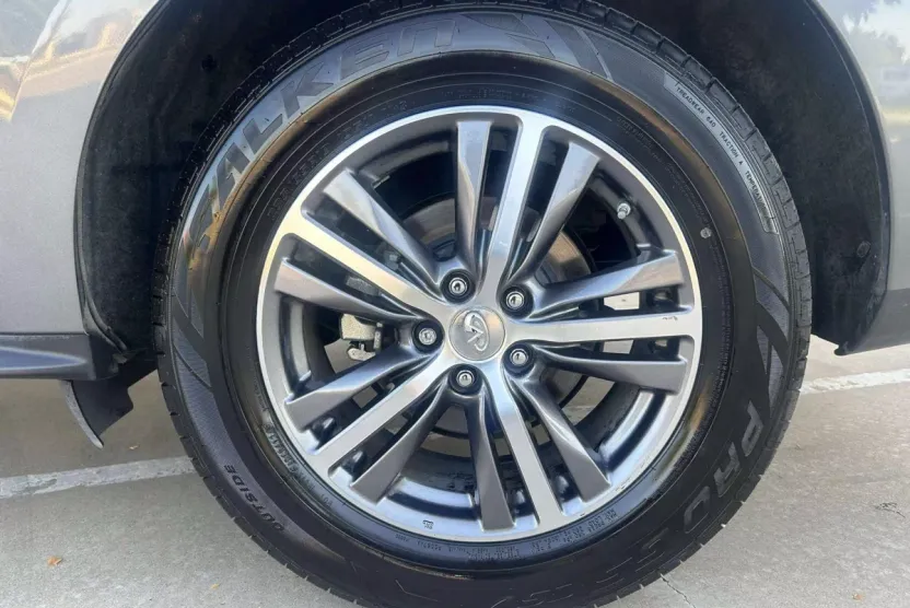 2017 Infiniti QX60 3.5 photo 1