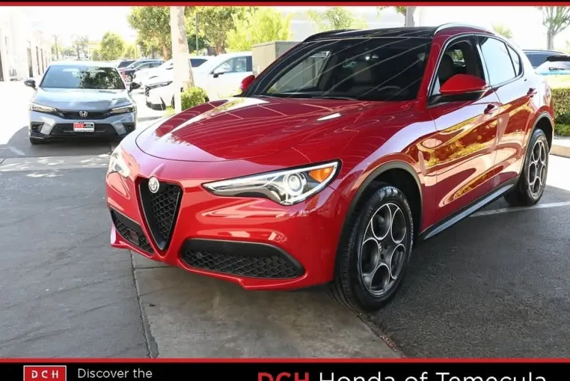 2023 Alfa Romeo Stelvio Sprint photo 1