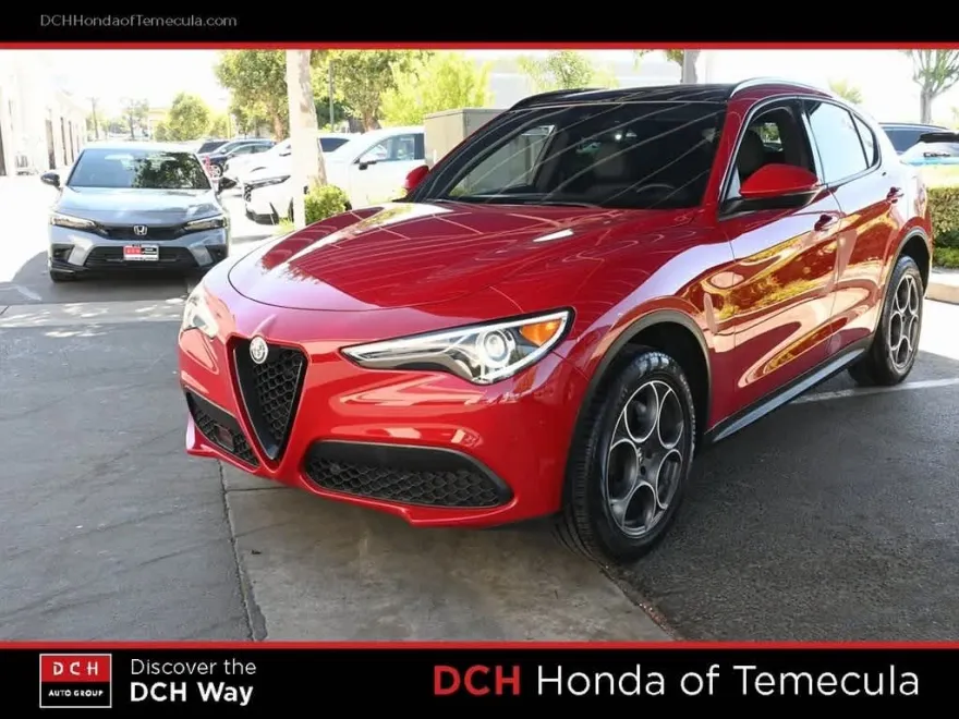 2023 Alfa Romeo Stelvio Sprint photo 1