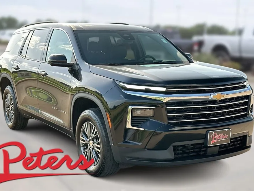 2024 Chevrolet Traverse 2LT photo 1