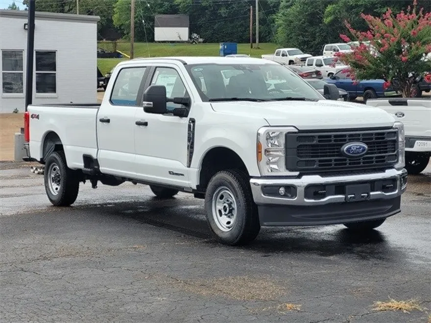 2025 Ford F-250 photo 1