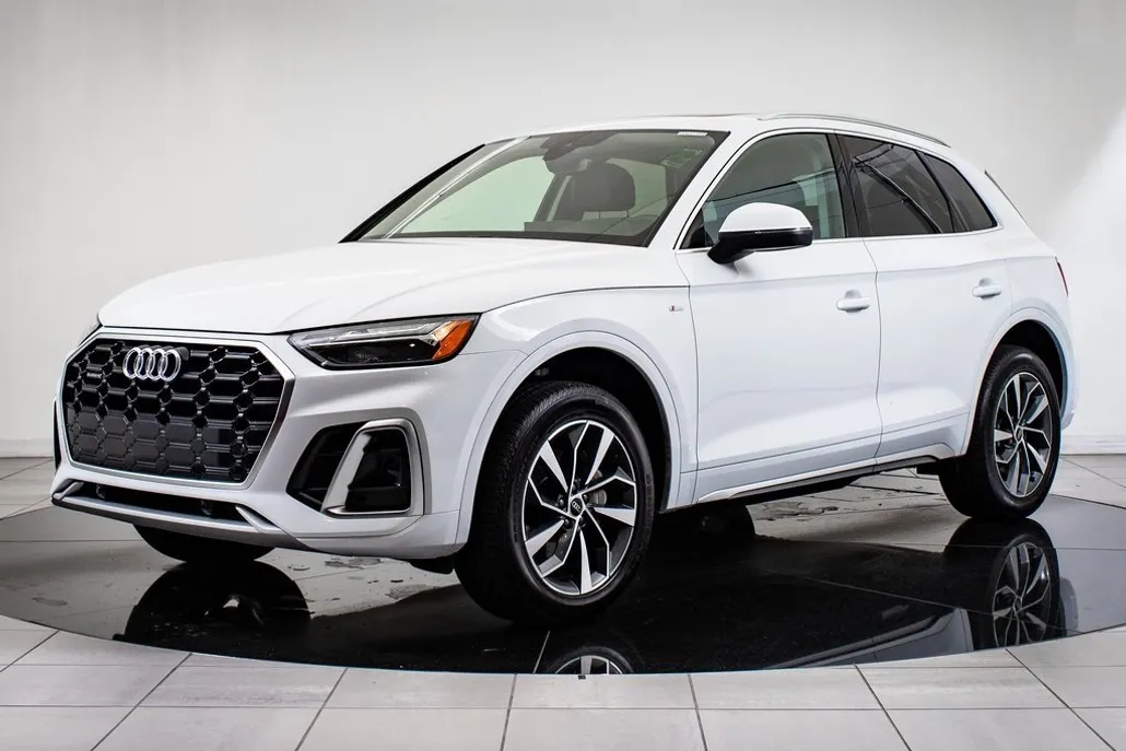 2024 Audi Q5 45 S line Premium photo 1