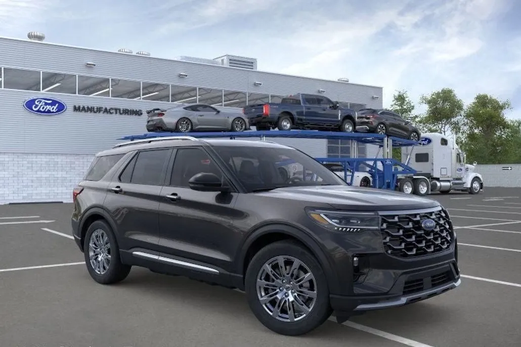 2025 Ford Explorer Platinum photo 1