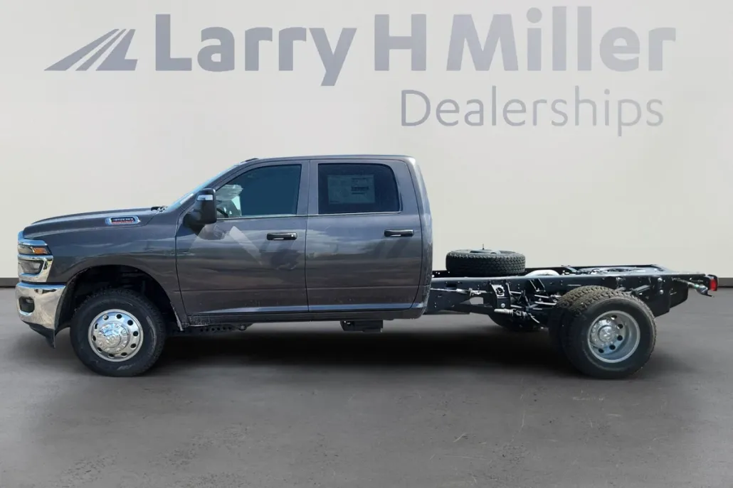 2025 Ram 3500 Tradesman photo 1