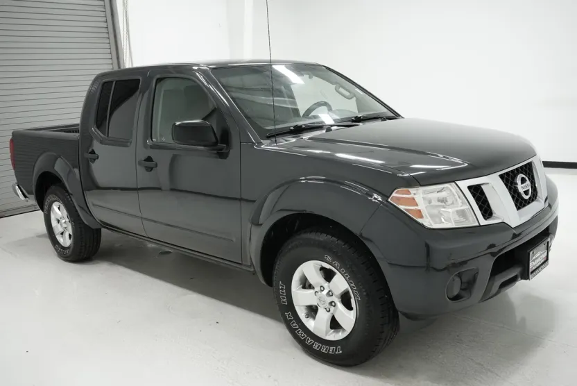 2012 Nissan Frontier SV photo 1