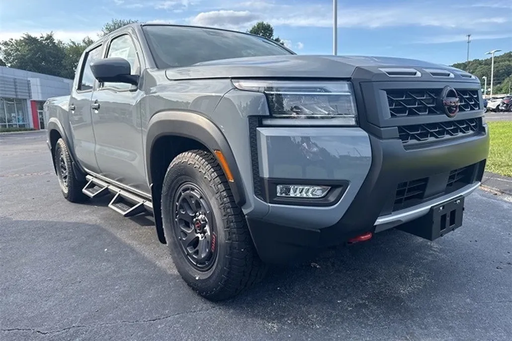 2025 Nissan Frontier PRO-X photo 1