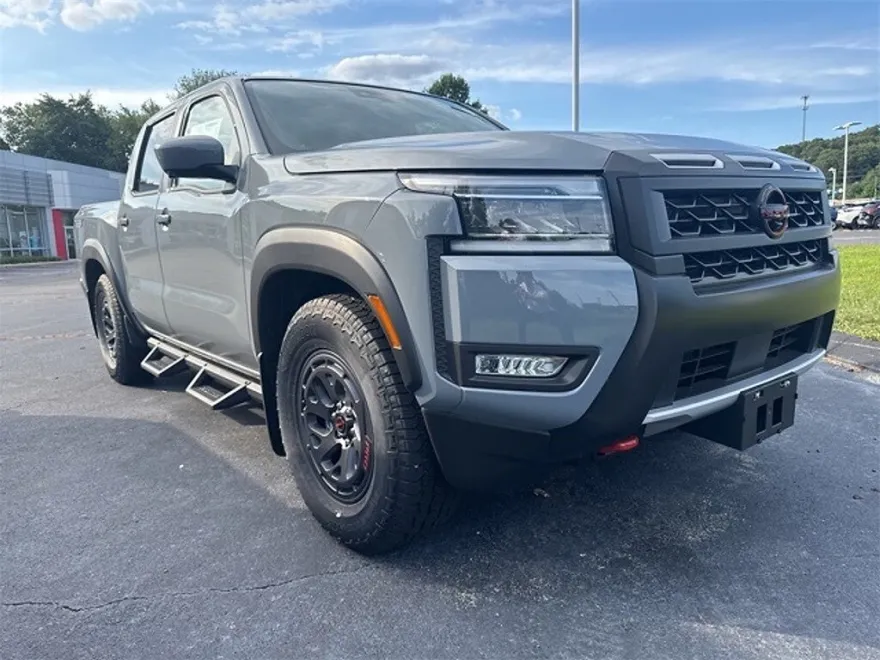 2025 Nissan Frontier PRO-X photo 1