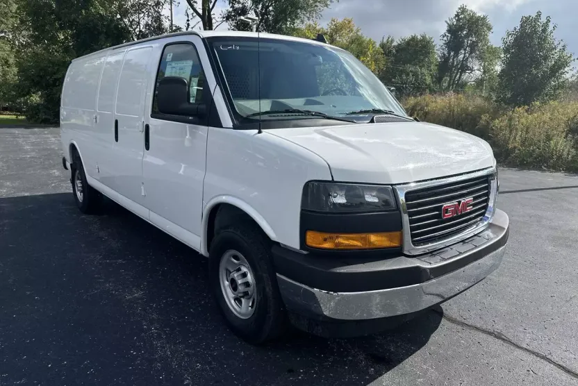 2025 Gmc Savana Cargo 2500 photo 1