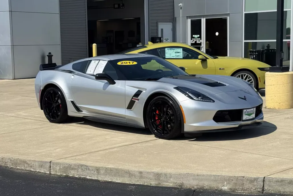 2017 Chevrolet Corvette Grand Sport 2LT photo 1