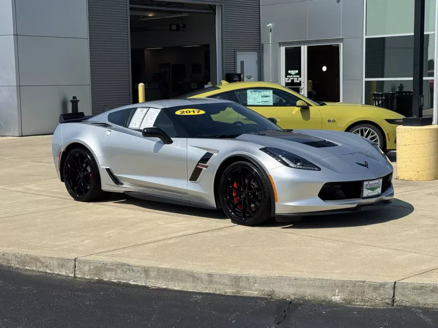 2017 Chevrolet Corvette Grand Sport 2LT photo 1