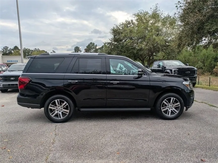 2024 Ford Expedition Limited photo 1