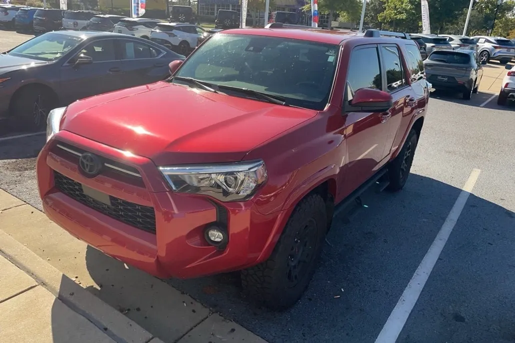 2022 Toyota 4Runner SR5 photo 1