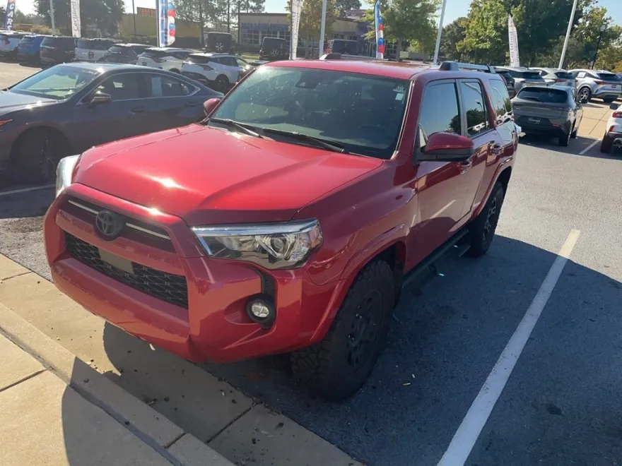 2022 Toyota 4Runner SR5 photo 1