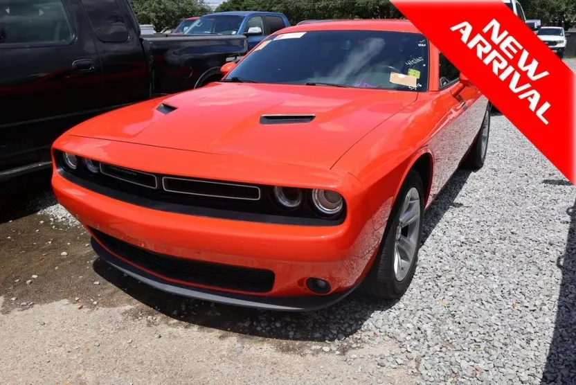 2020 Dodge Challenger SXT photo 1