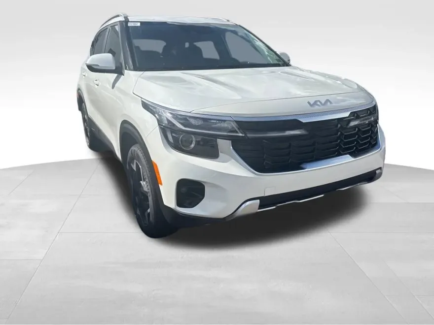 2024 Kia Seltos SX photo 1