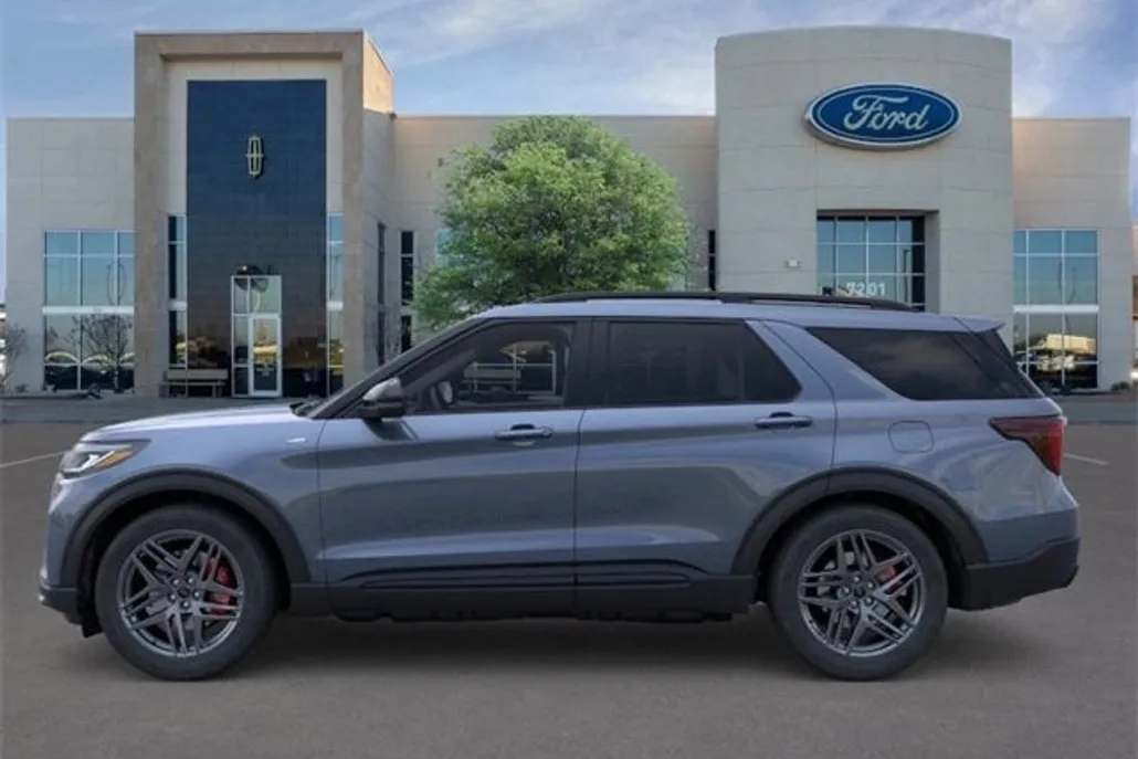2025 Ford Explorer ST-Line photo 1