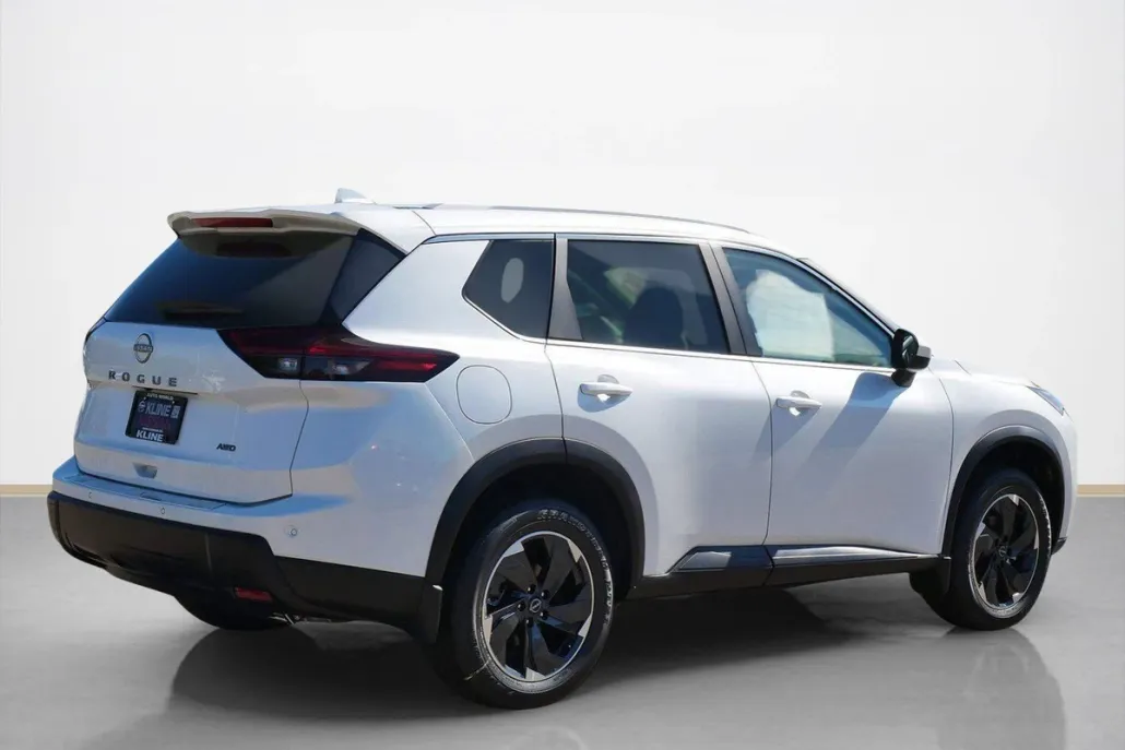 2026 Nissan Rogue SV photo 1