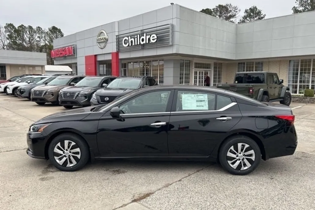 2025 Nissan Altima 2.5 S photo 1