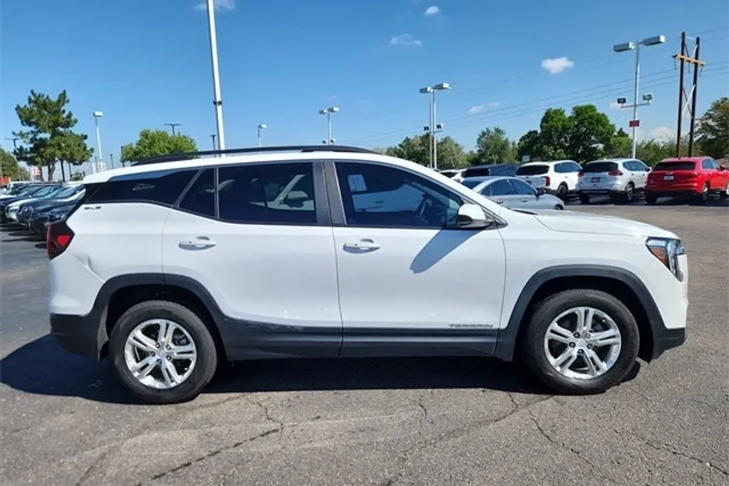 2022 Gmc Terrain SLE photo 1