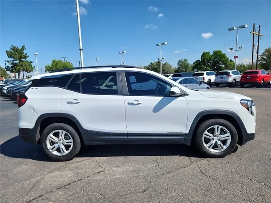 2022 Gmc Terrain SLE photo 1