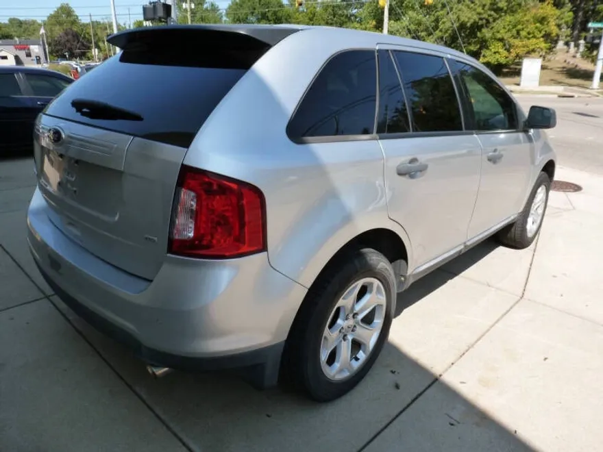 2011 Ford Edge SE photo 1