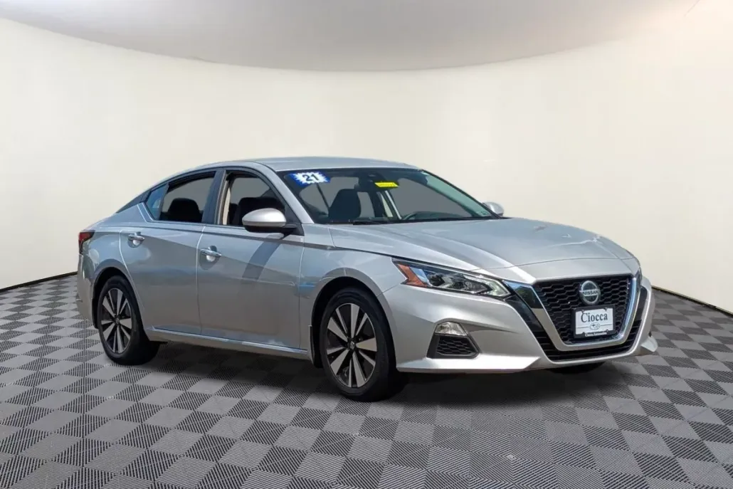 2021 Nissan Altima 2.5 SV photo 1