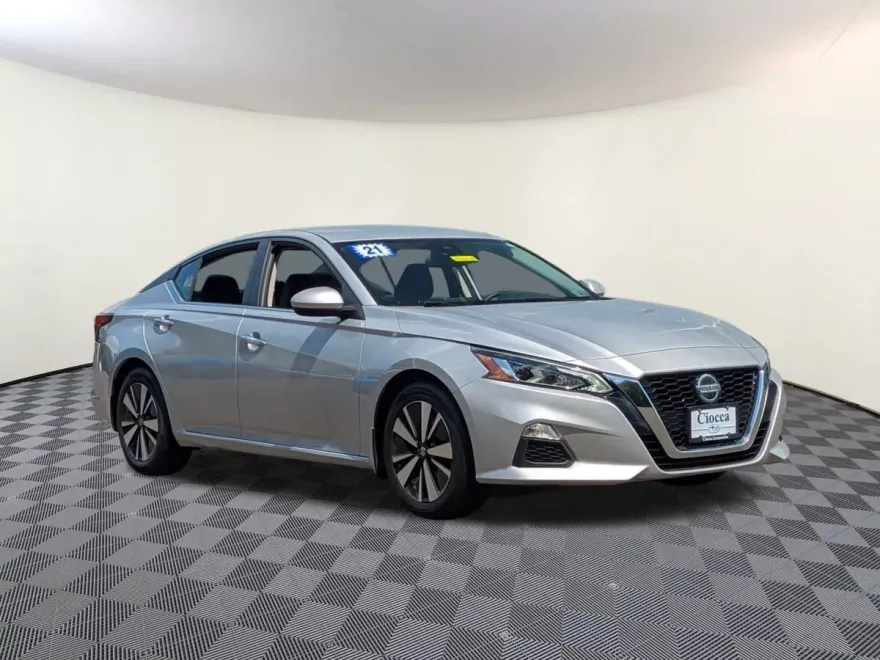 2021 Nissan Altima 2.5 SV photo 1