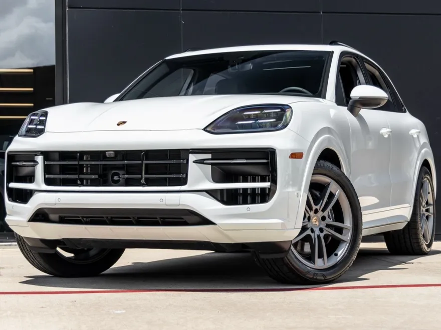 2025 Porsche Cayenne photo 1