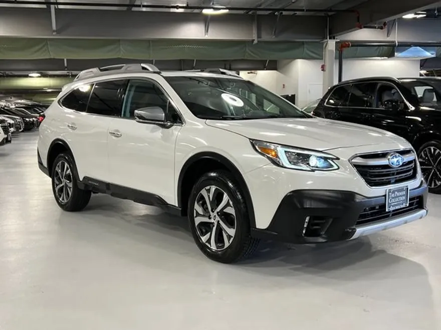 2022 Subaru Outback Touring XT photo 1