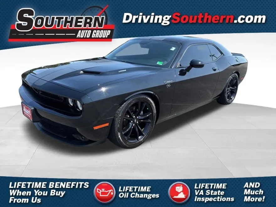 2017 Dodge Challenger R/T photo 1