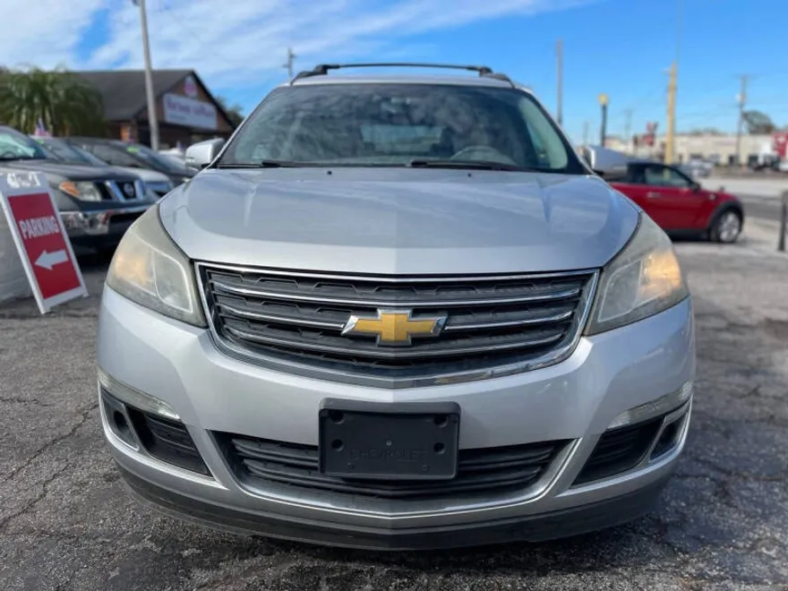 2013 Chevrolet Traverse 2LT photo 1