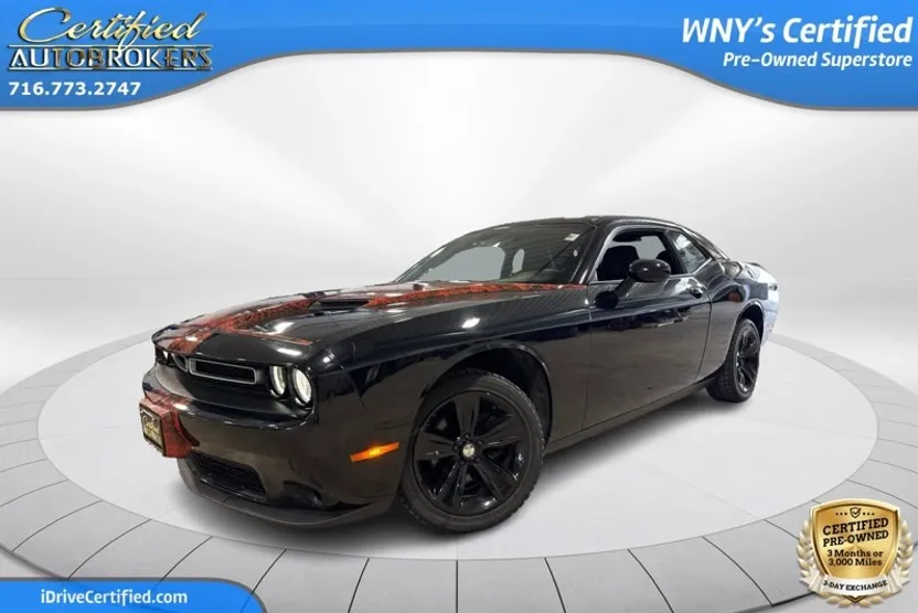 2018 Dodge Challenger SXT photo 1